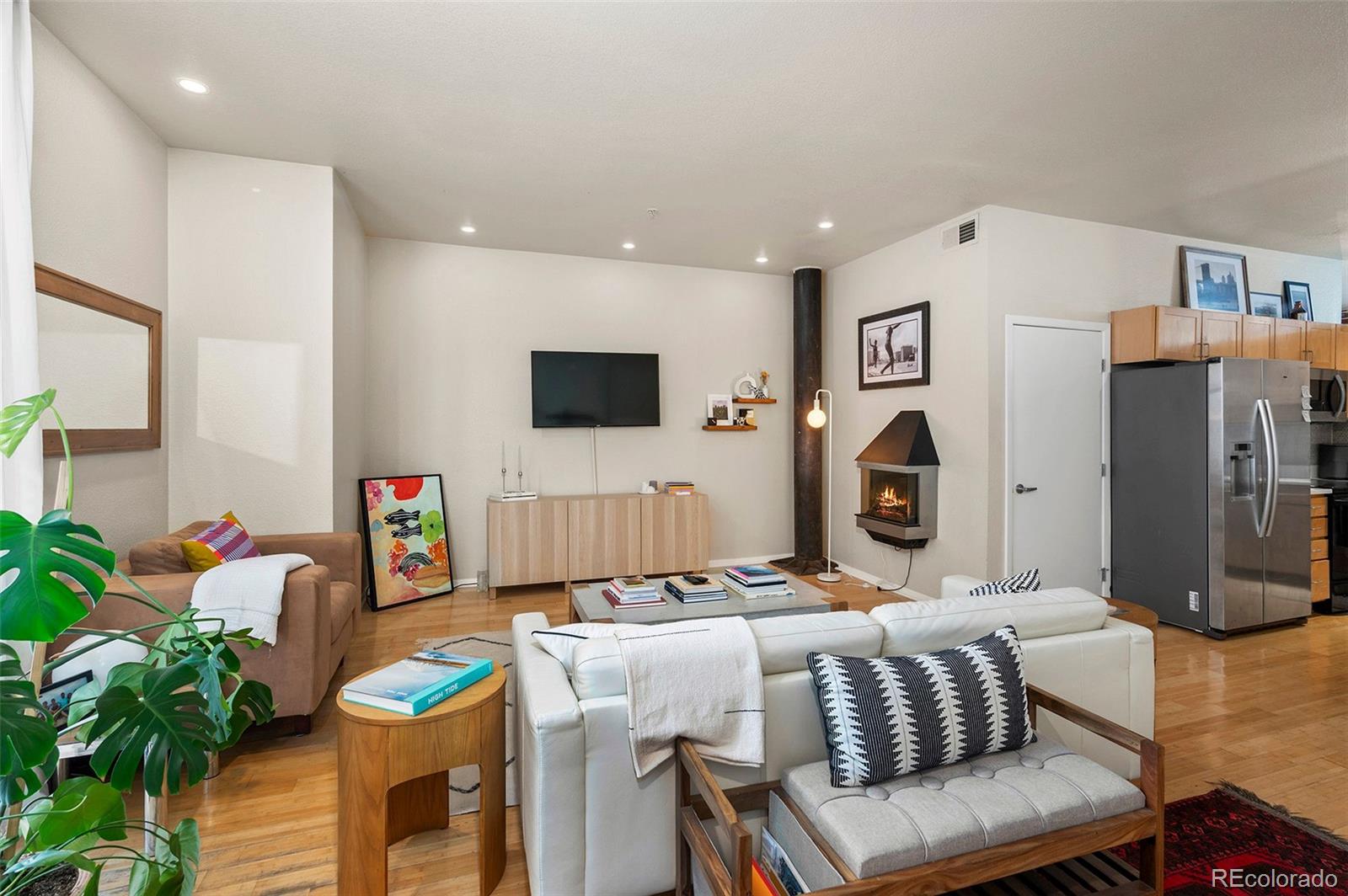 MLS Image #2 for 3225  blake street,denver, Colorado