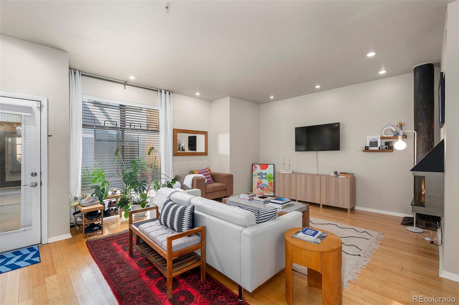 MLS Image #3 for 3225  blake street,denver, Colorado