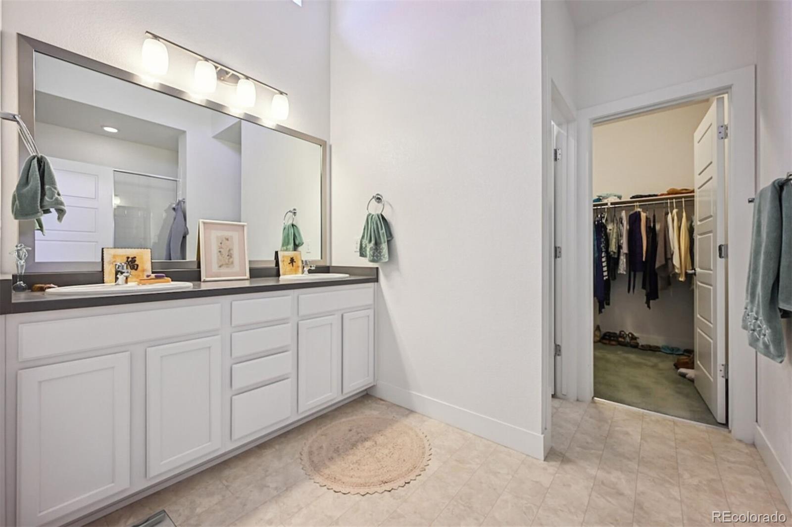 MLS Image #11 for 11059 e 25th drive,aurora, Colorado