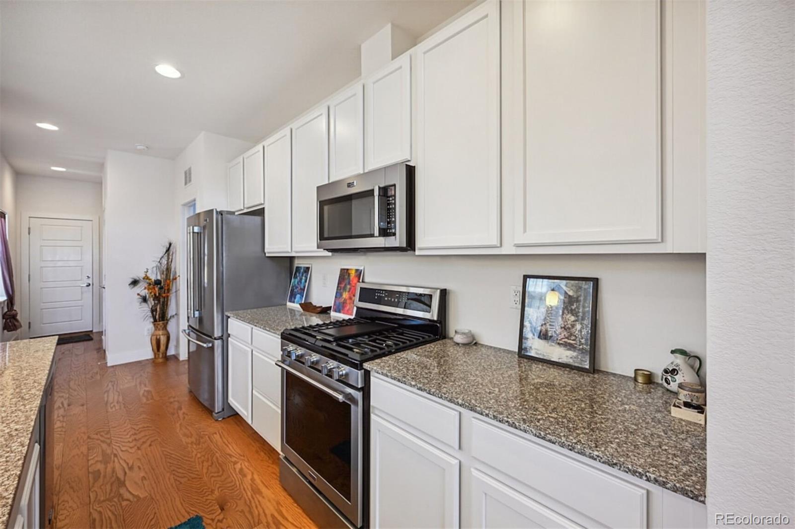 MLS Image #5 for 11059 e 25th drive,aurora, Colorado