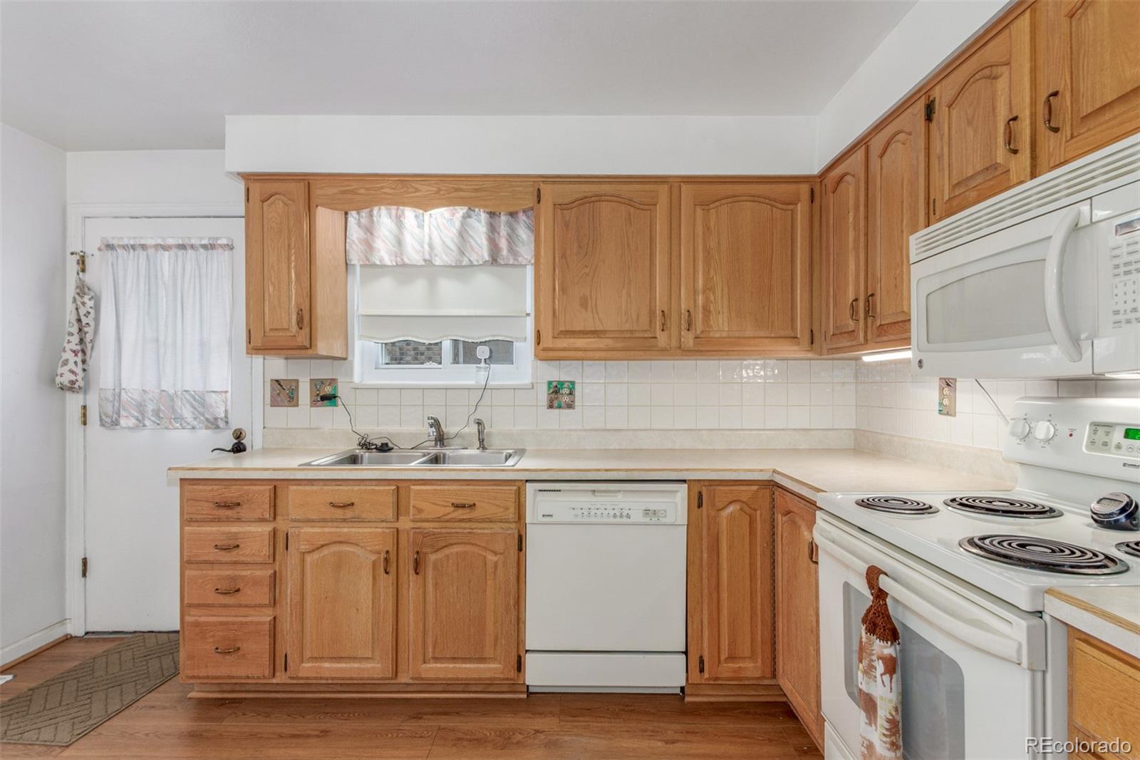MLS Image #18 for 16699 e 7th avenue,aurora, Colorado