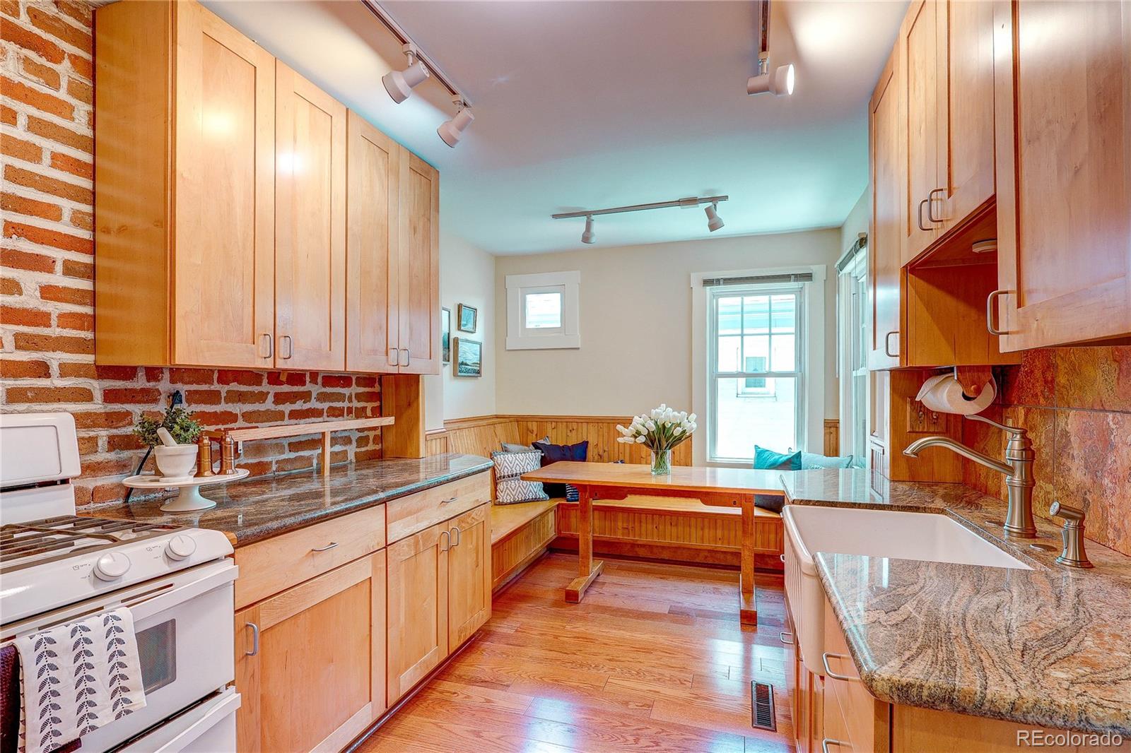 MLS Image #11 for 1316 s pearl street,denver, Colorado