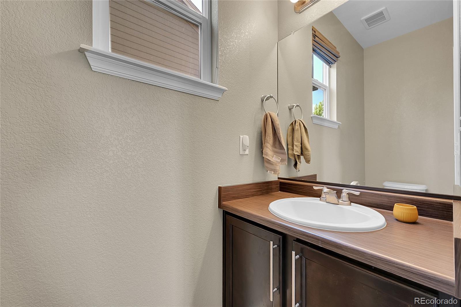 MLS Image #19 for 25486 e 4th place,aurora, Colorado
