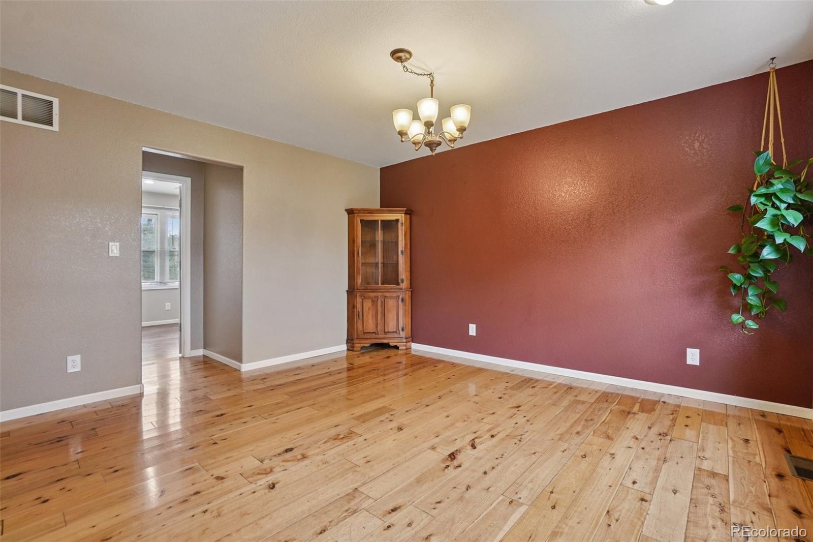 MLS Image #4 for 7667 w brook drive,littleton, Colorado