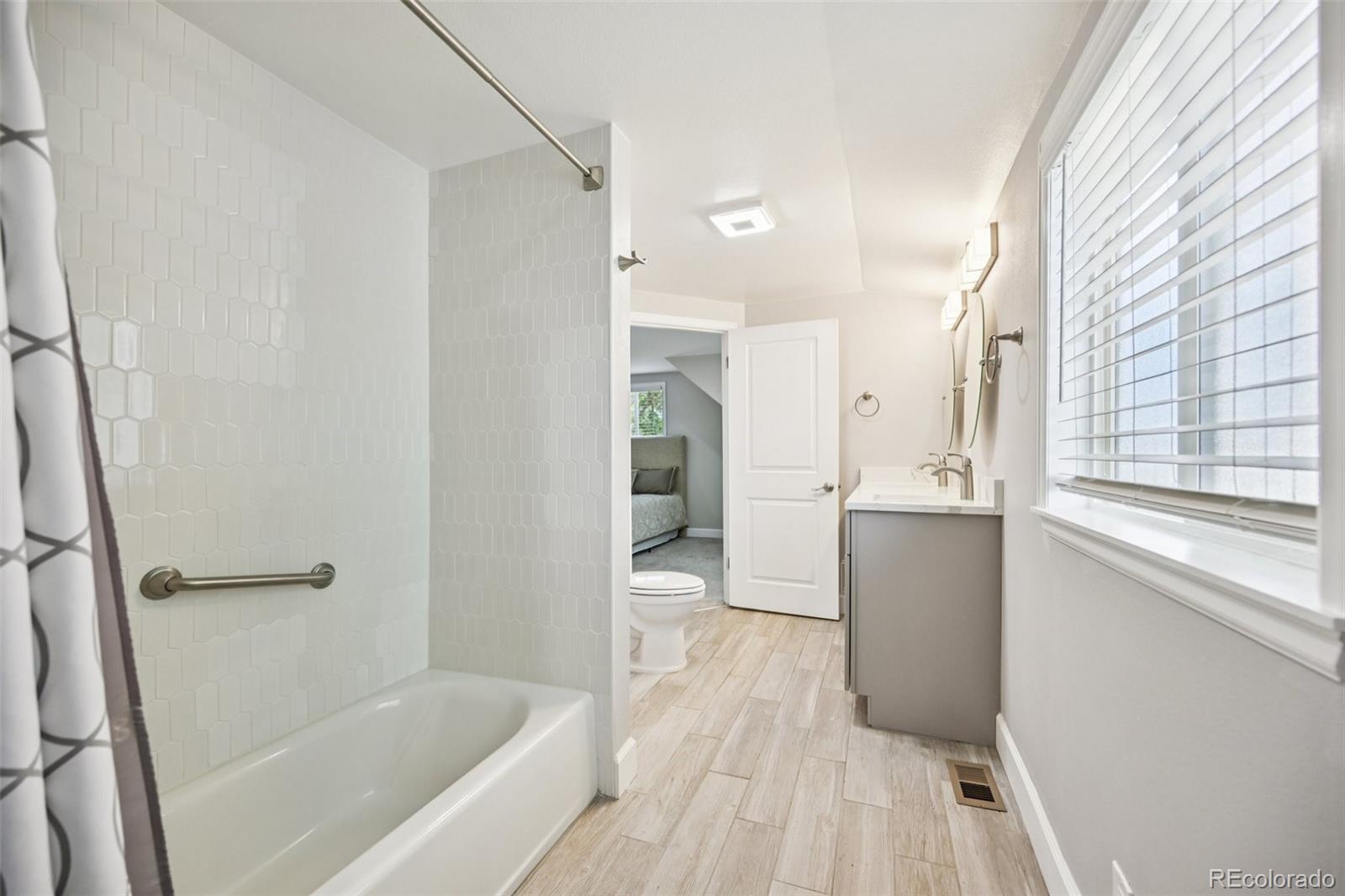 MLS Image #24 for 2880 s high street,denver, Colorado