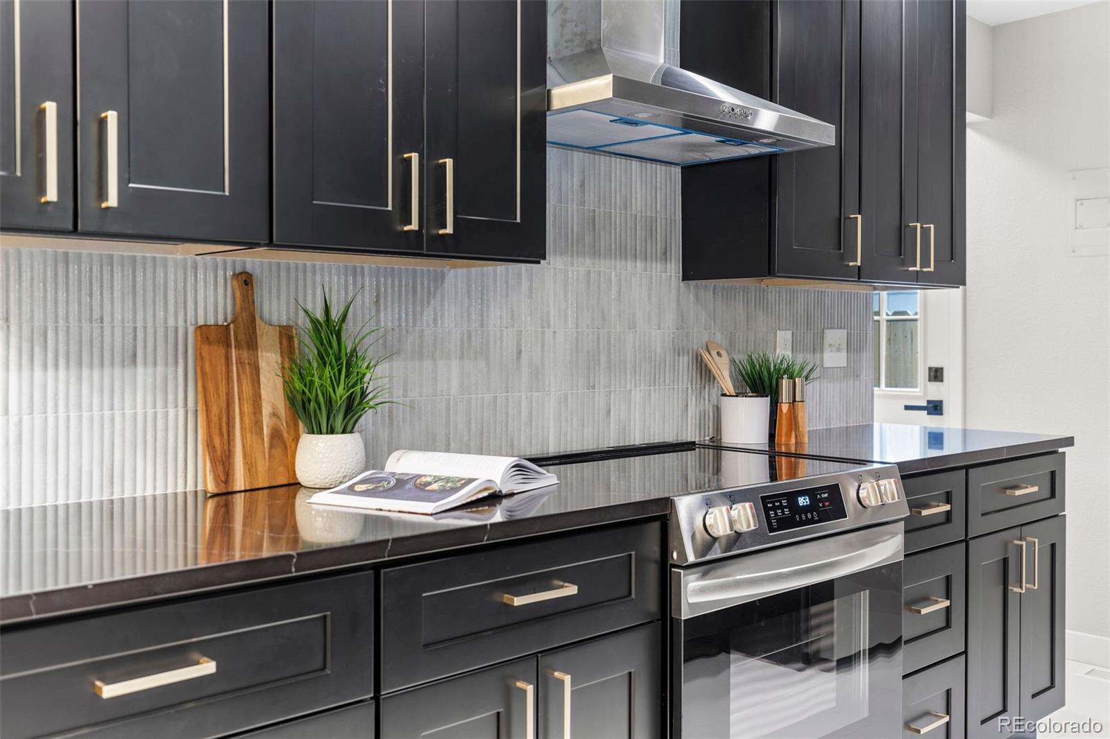 MLS Image #11 for 1310 e amherst avenue,englewood, Colorado