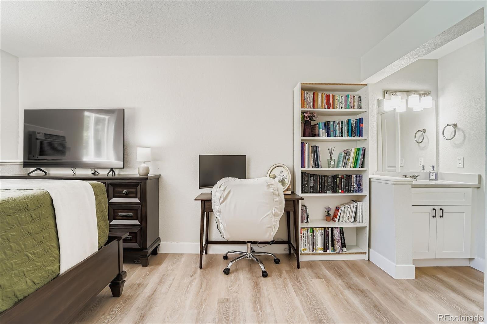 MLS Image #13 for 17630 e loyola drive,aurora, Colorado
