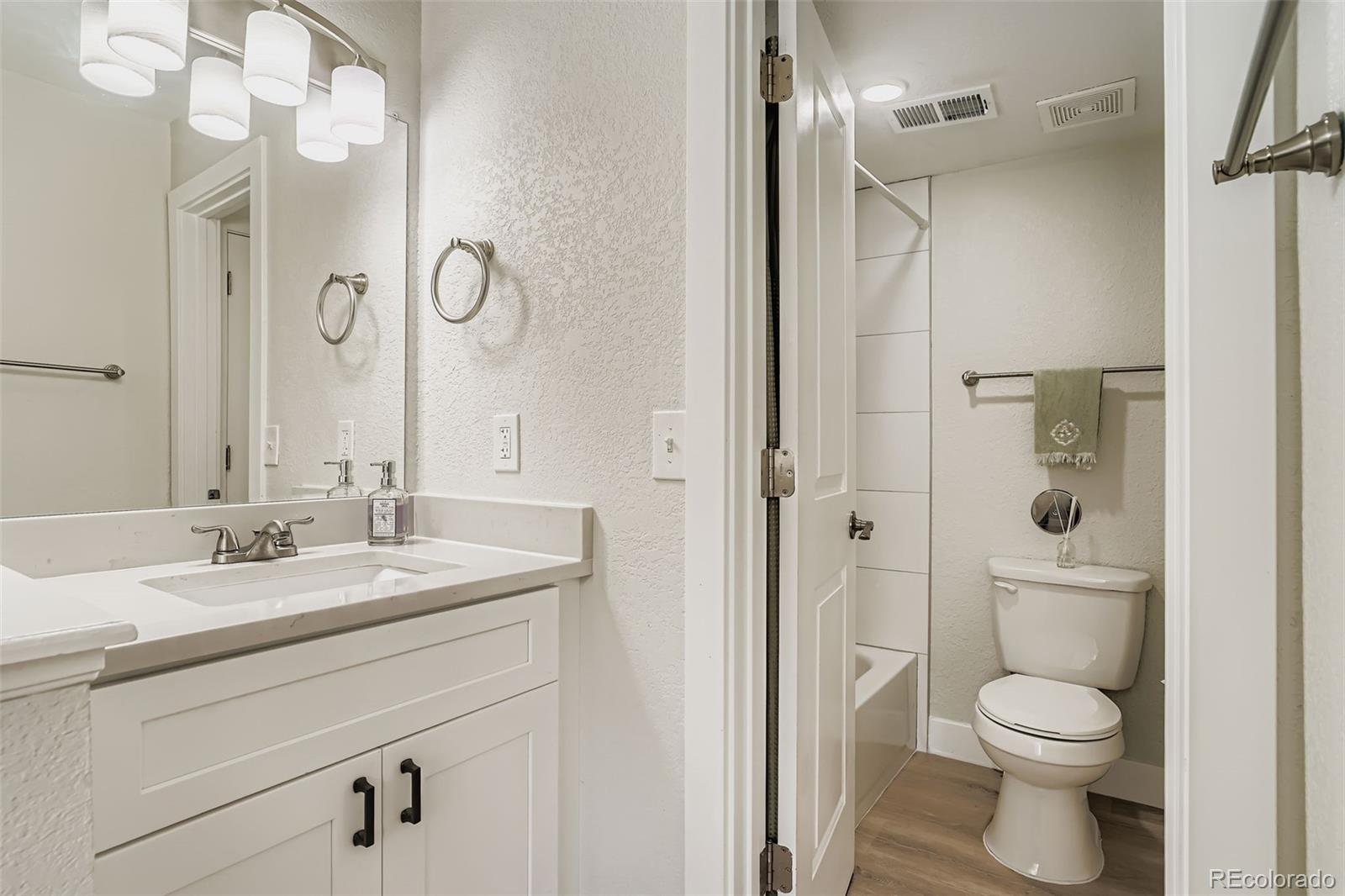 MLS Image #17 for 17630 e loyola drive,aurora, Colorado