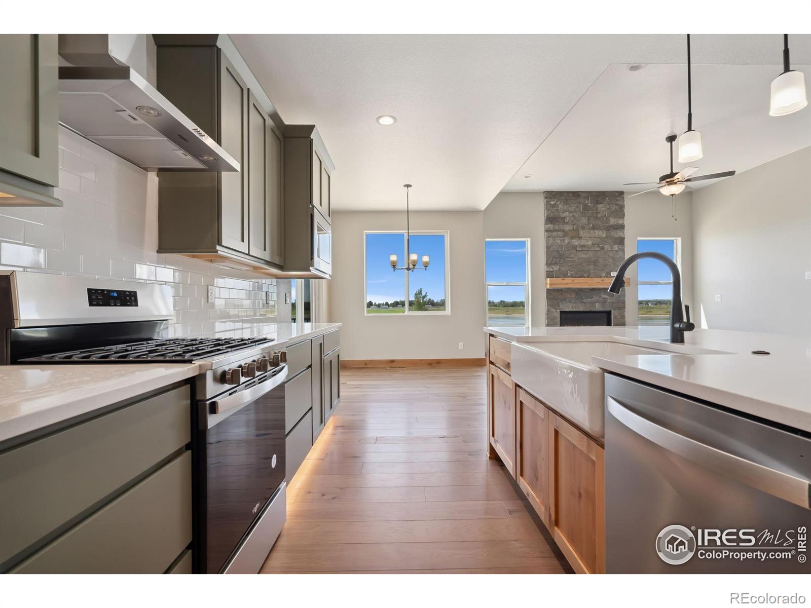 MLS Image #8 for 809  loess lane,windsor, Colorado