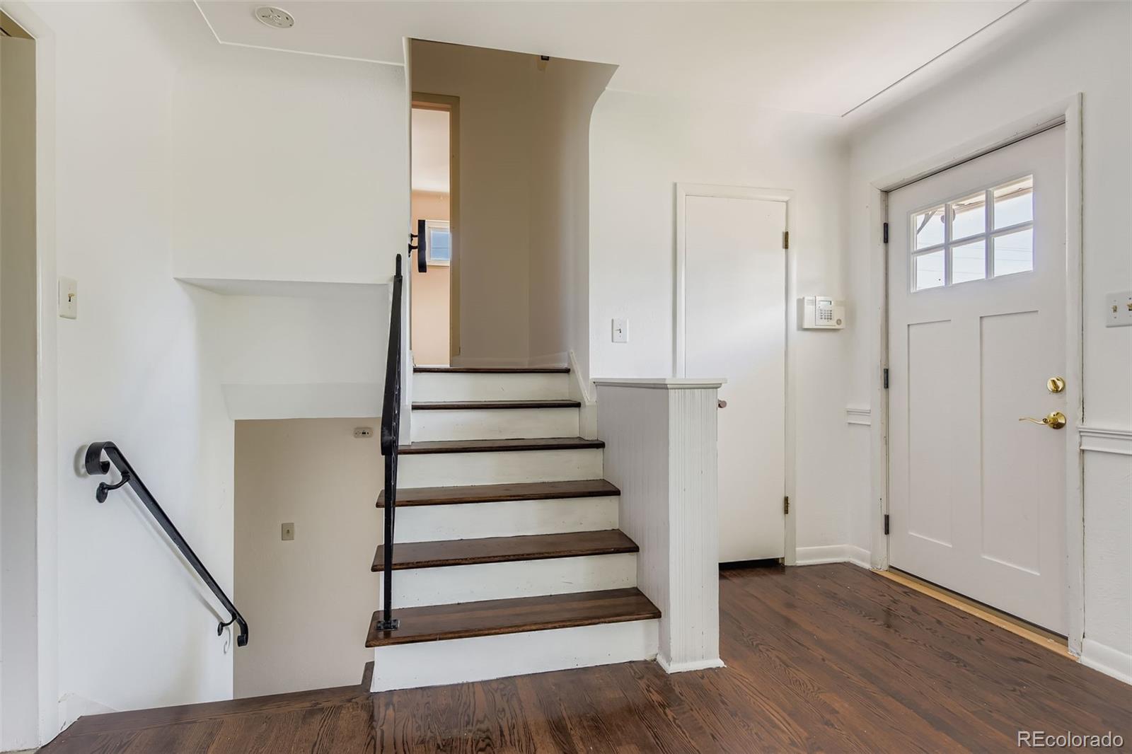 MLS Image #11 for 2511 s vrain street,denver, Colorado