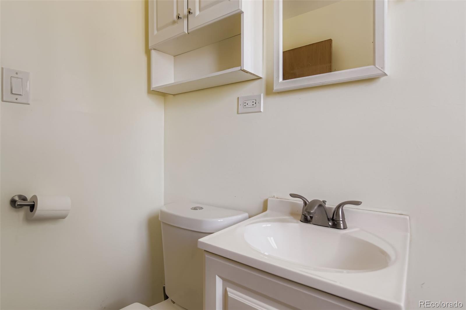 MLS Image #15 for 2511 s vrain street,denver, Colorado