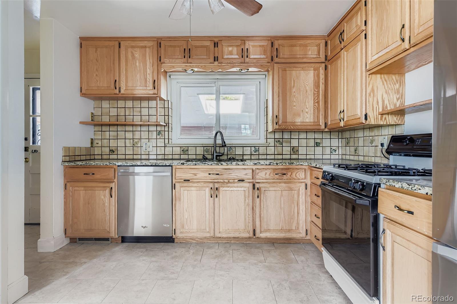 MLS Image #7 for 2511 s vrain street,denver, Colorado
