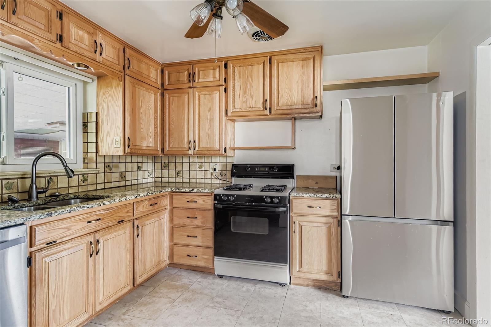 MLS Image #8 for 2511 s vrain street,denver, Colorado