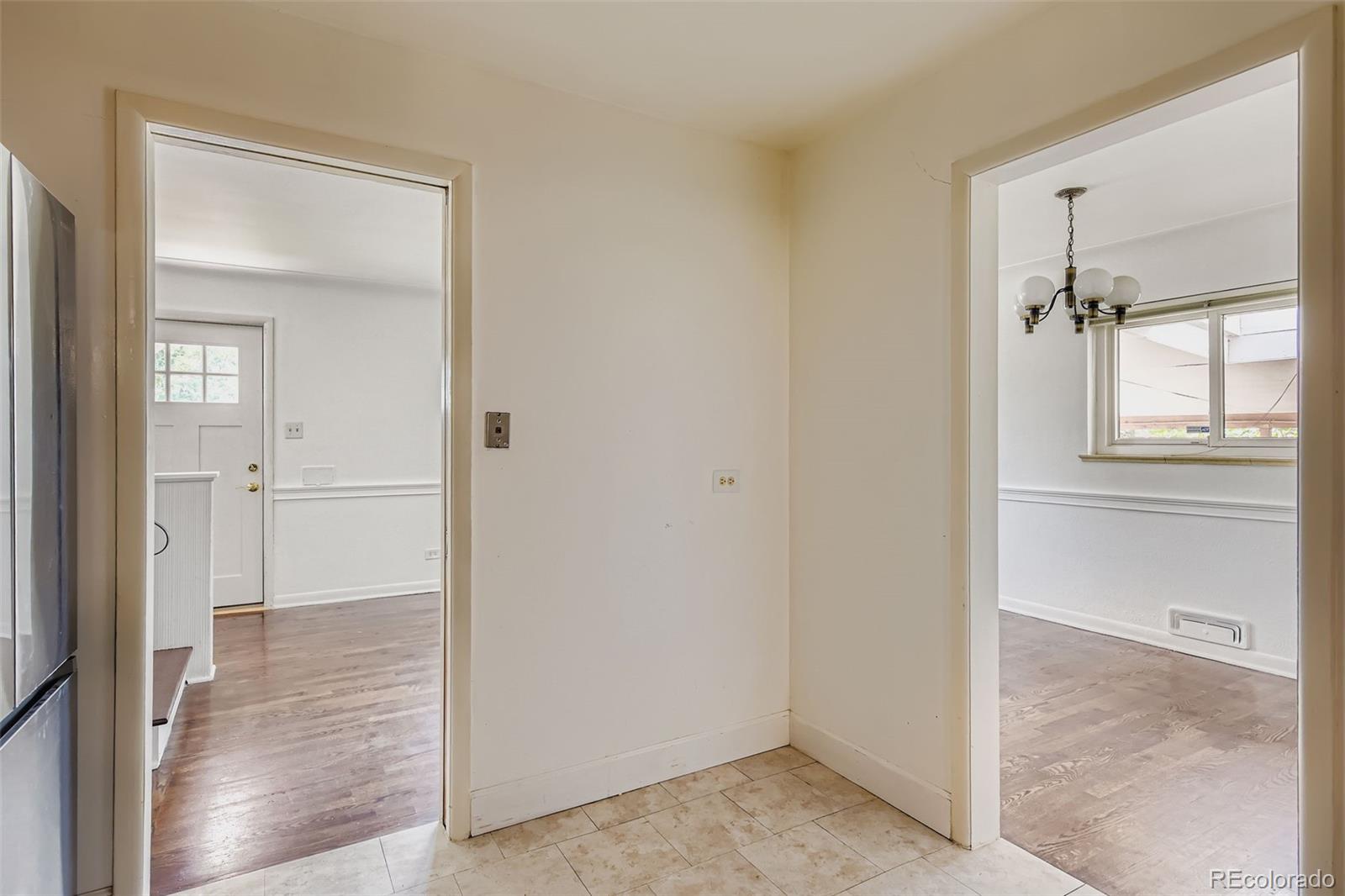 MLS Image #9 for 2511 s vrain street,denver, Colorado