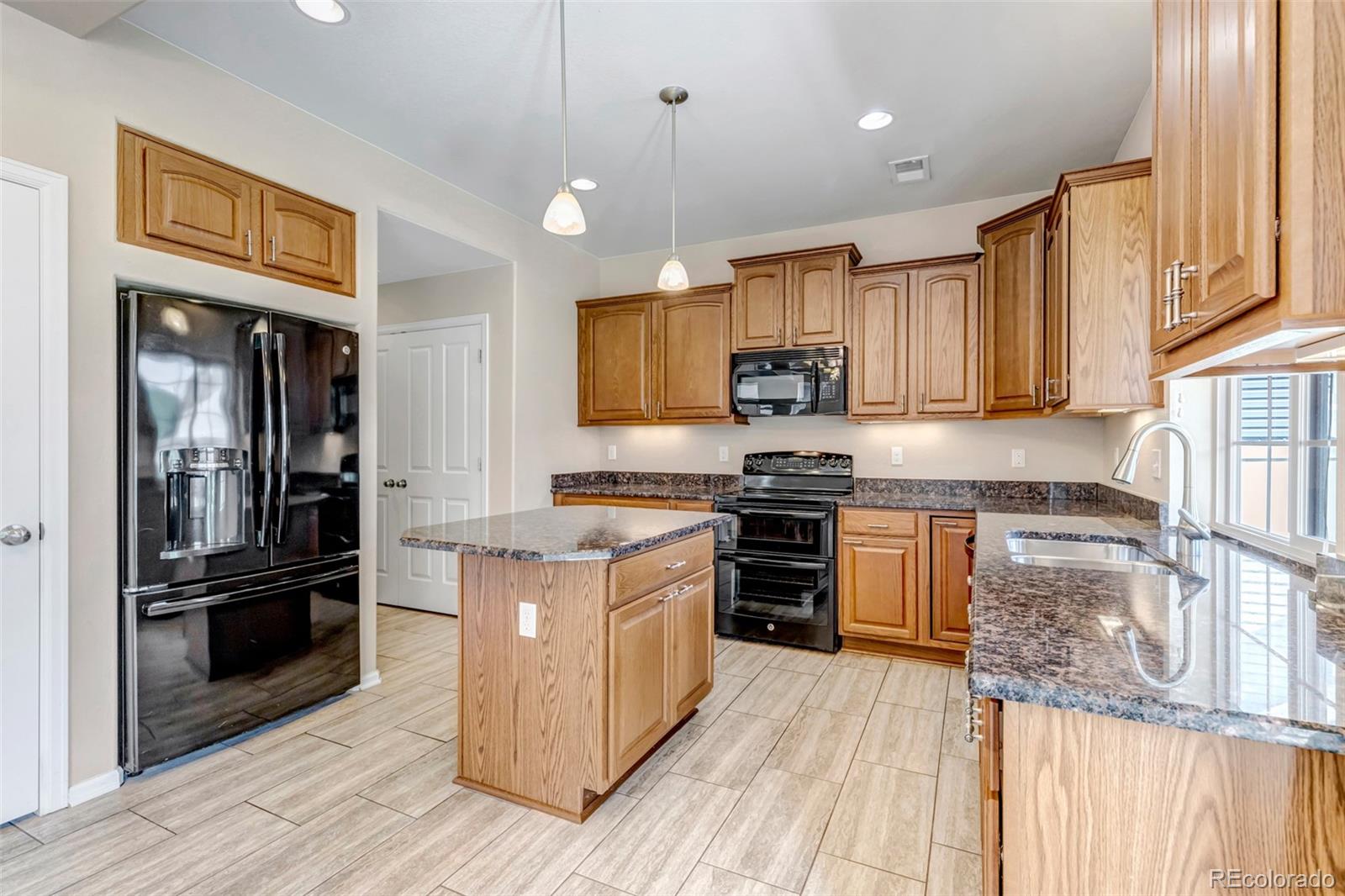 MLS Image #10 for 4646  walden court,denver, Colorado