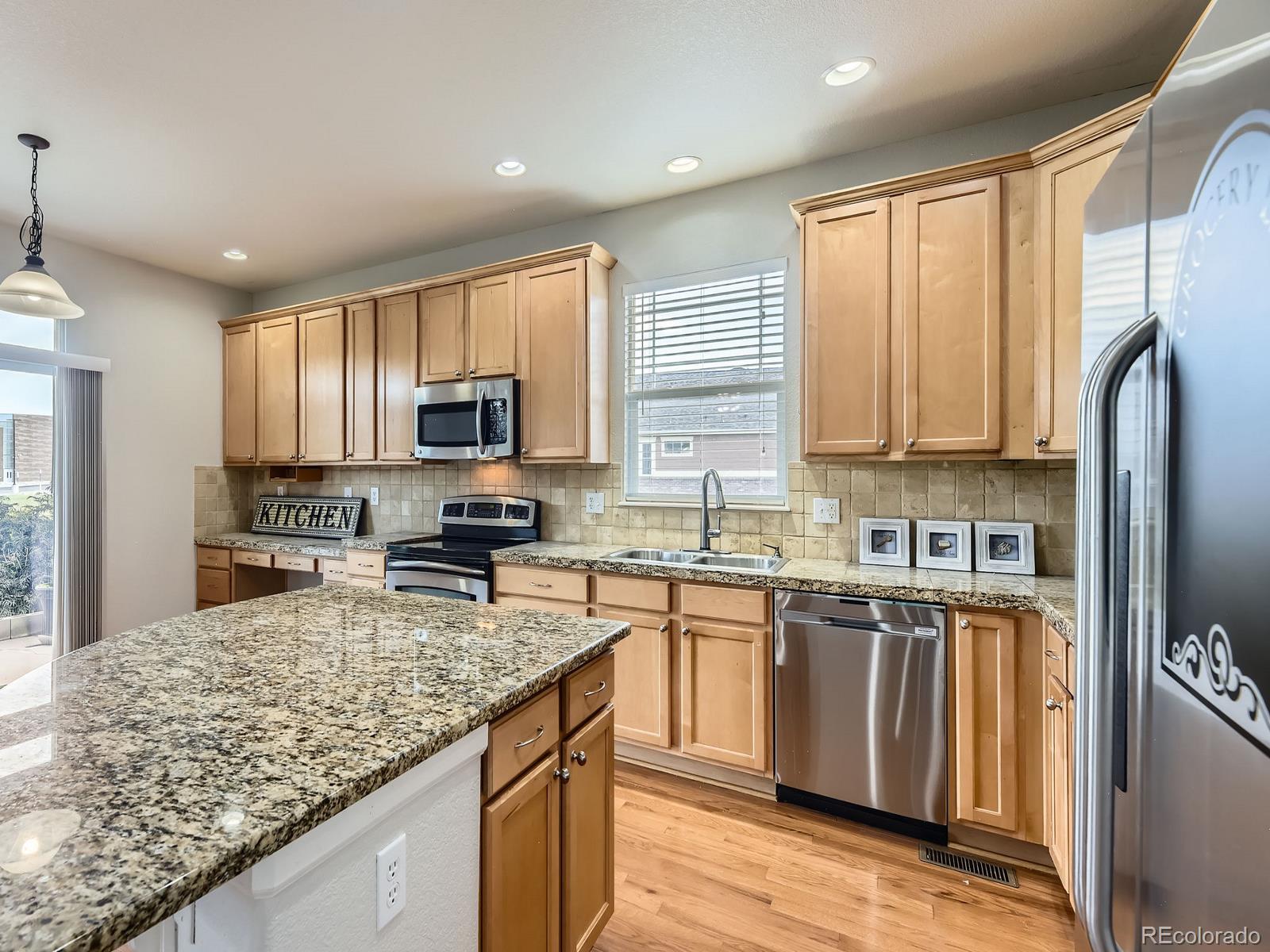 MLS Image #2 for 581 n flat rock circle,aurora, Colorado