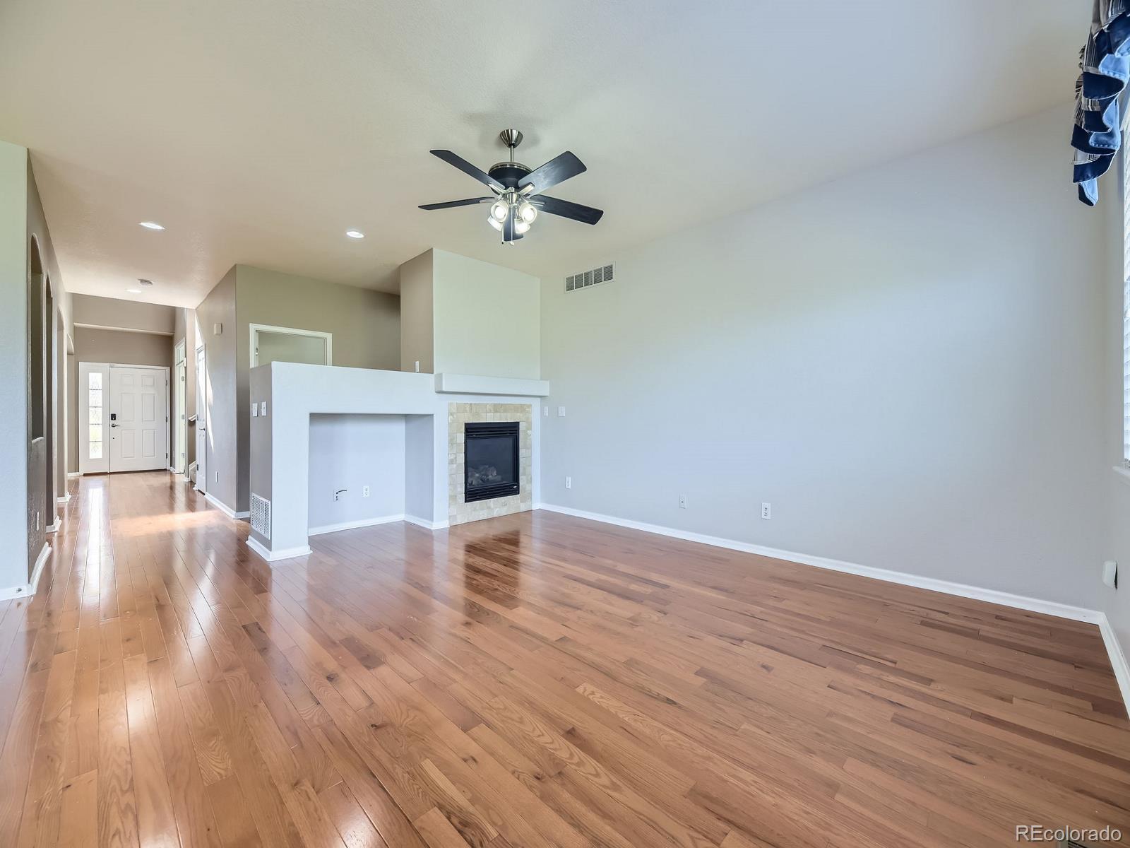MLS Image #4 for 581 n flat rock circle,aurora, Colorado