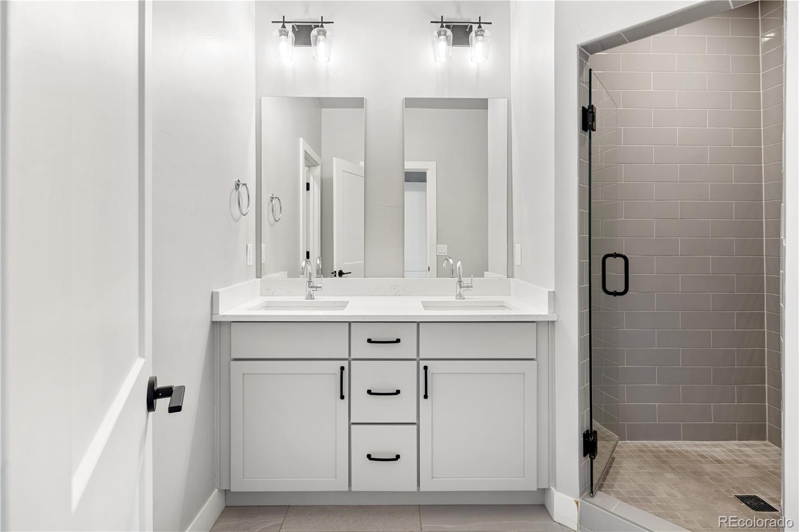 MLS Image #15 for 3820 n olive street,denver, Colorado