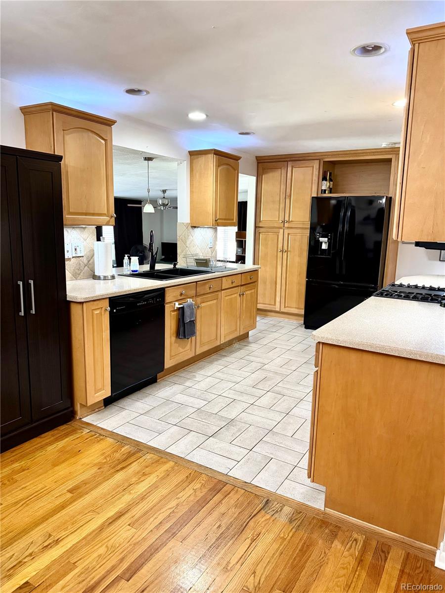 MLS Image #6 for 6616 s lincoln street,centennial, Colorado