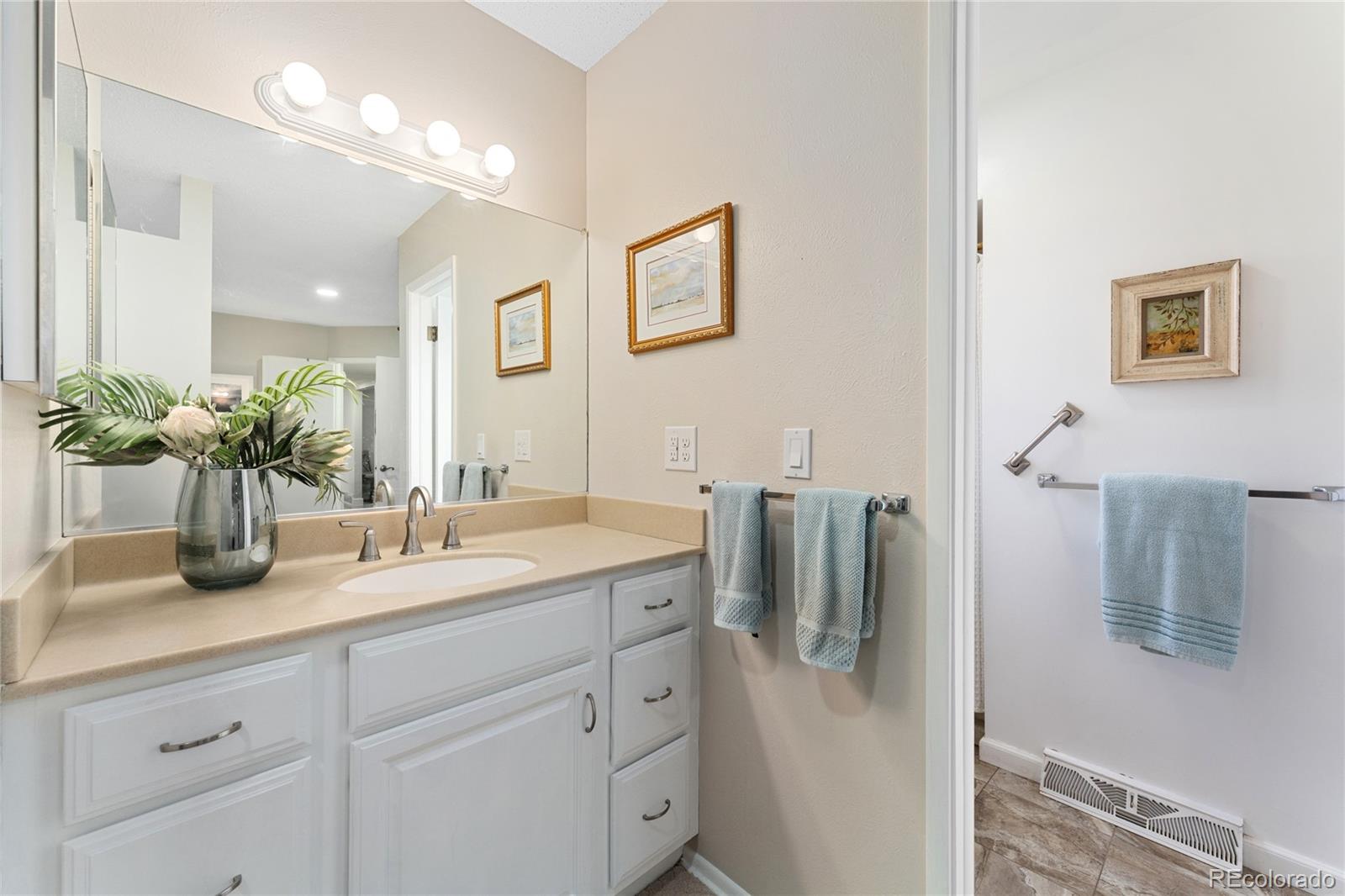 MLS Image #8 for 7427 w cedar circle,lakewood, Colorado