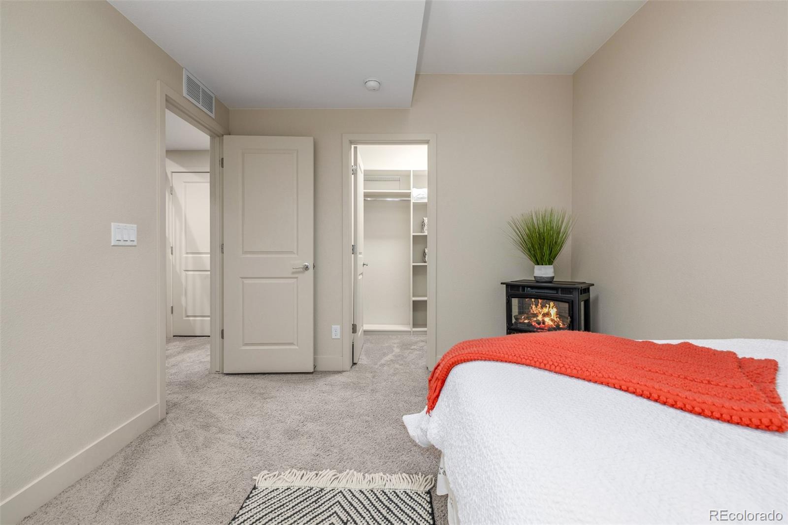 MLS Image #34 for 6761  alan drive,denver, Colorado