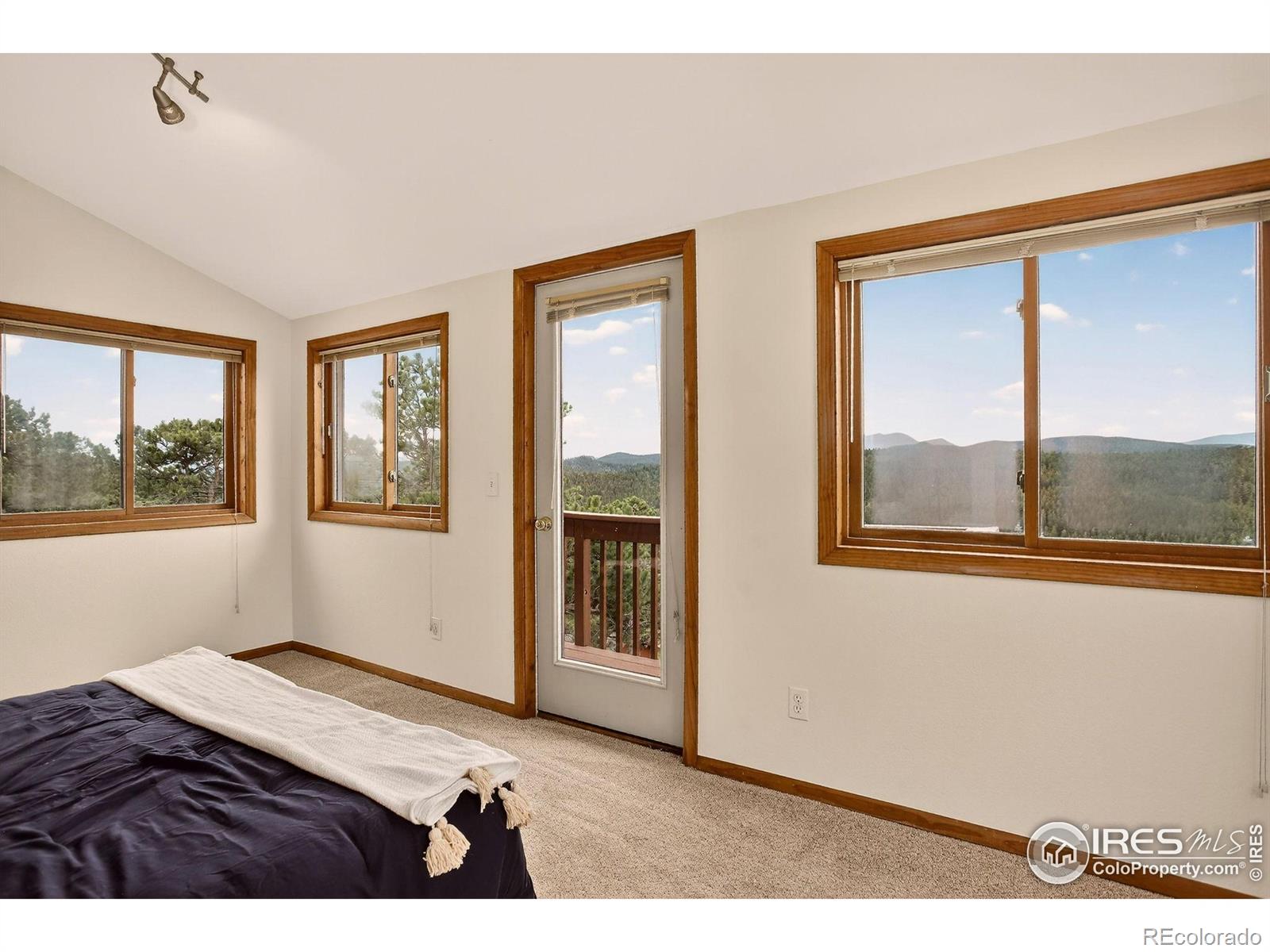 MLS Image #33 for 144  coyote court,boulder, Colorado