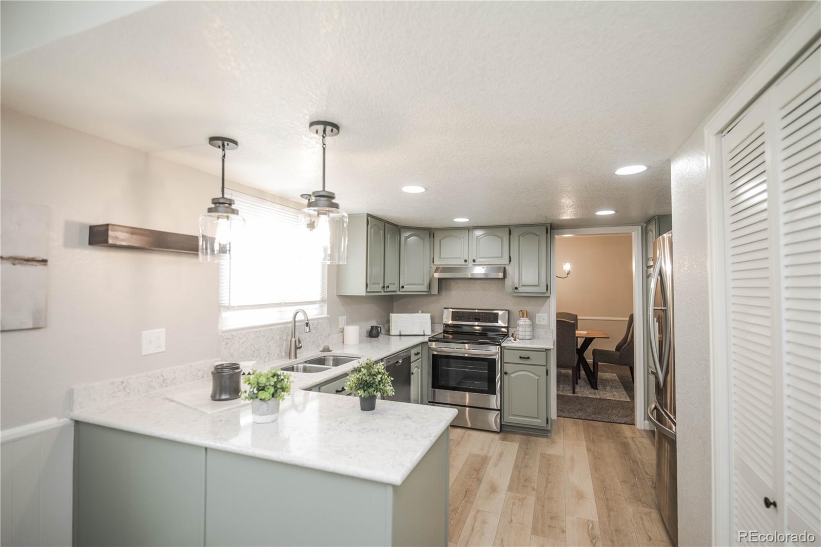 MLS Image #5 for 1409 s moline street,aurora, Colorado