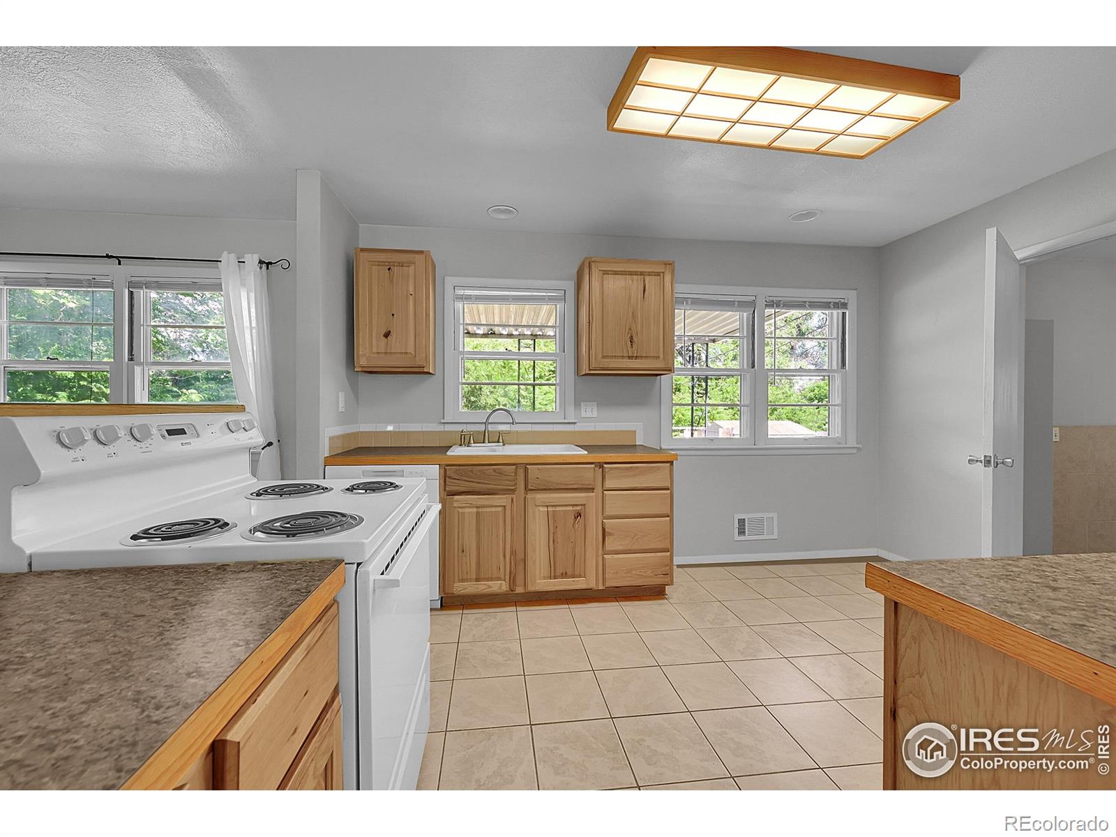 MLS Image #11 for 2416  15th avenue,greeley, Colorado