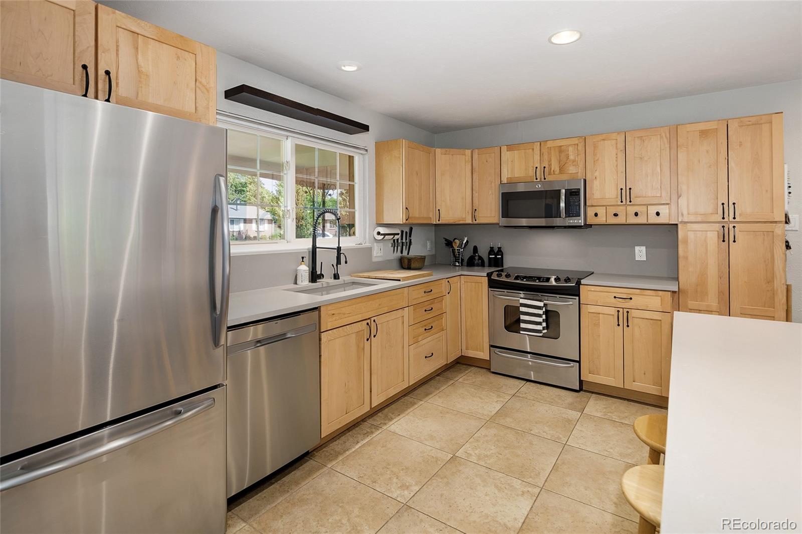 MLS Image #6 for 745 s glencoe street,denver, Colorado