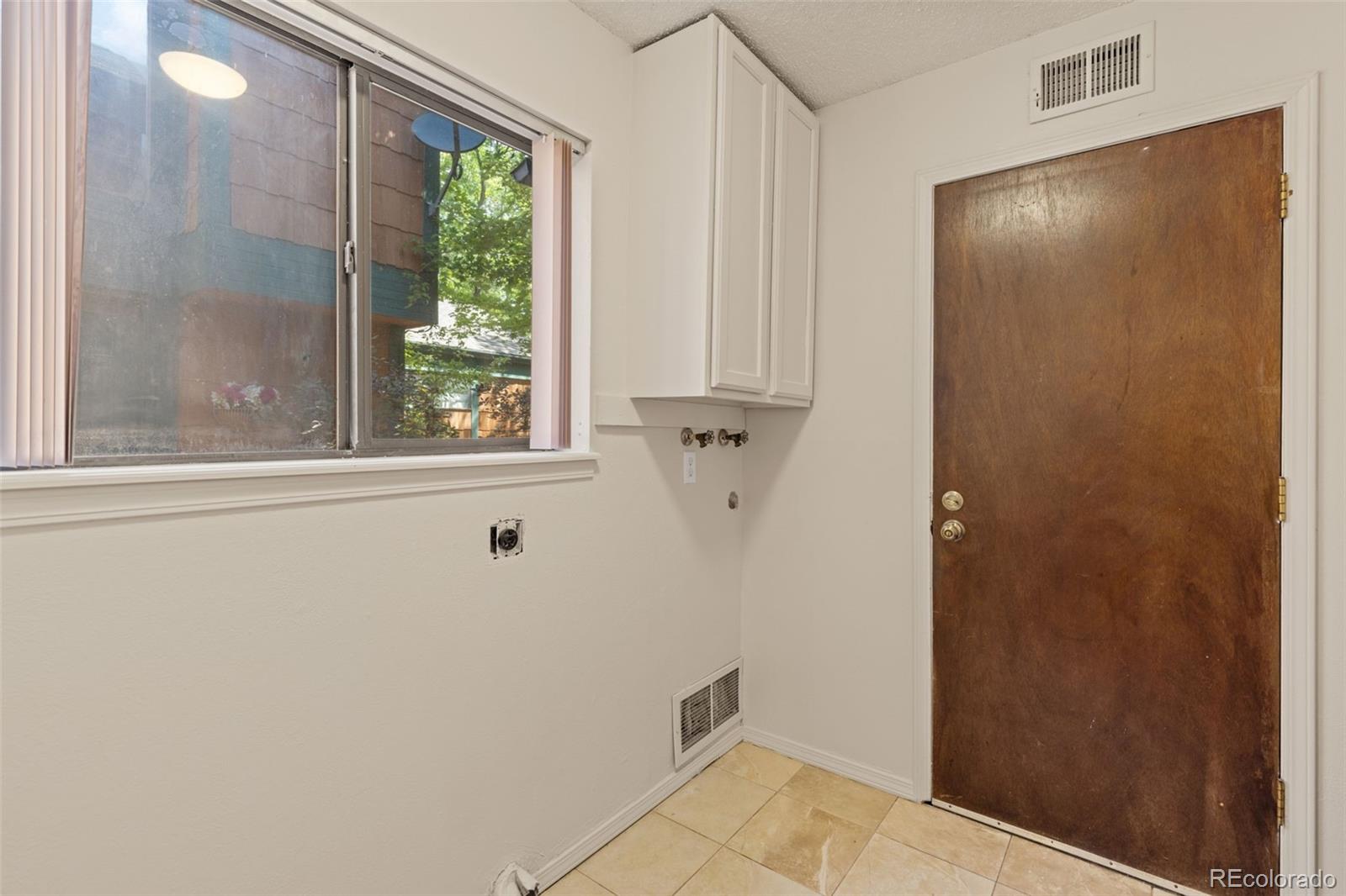 MLS Image #11 for 10201 w ida avenue,littleton, Colorado
