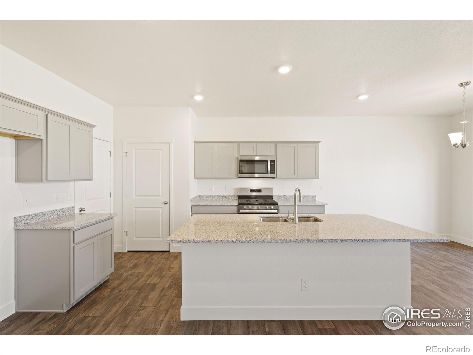 MLS Image #14 for 4868  lynxes way,johnstown, Colorado