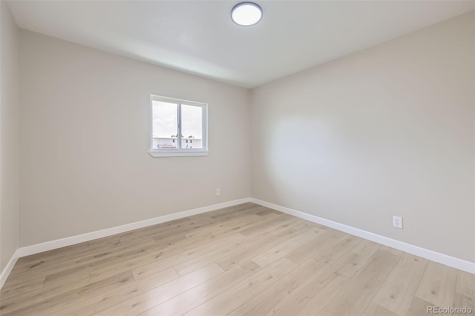 MLS Image #13 for 1750 s zuni street,denver, Colorado