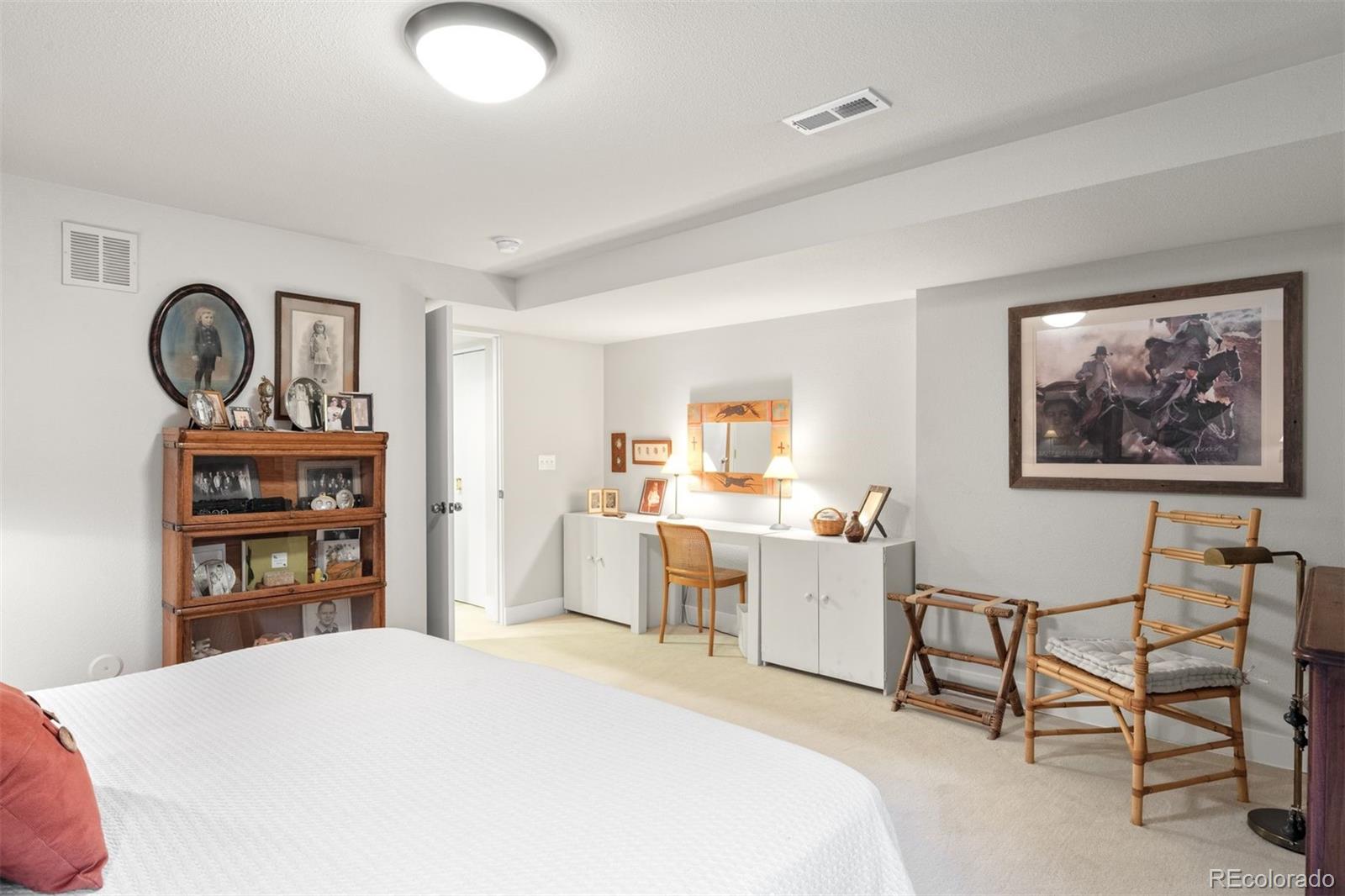 MLS Image #23 for 2800 s university boulevard,denver, Colorado