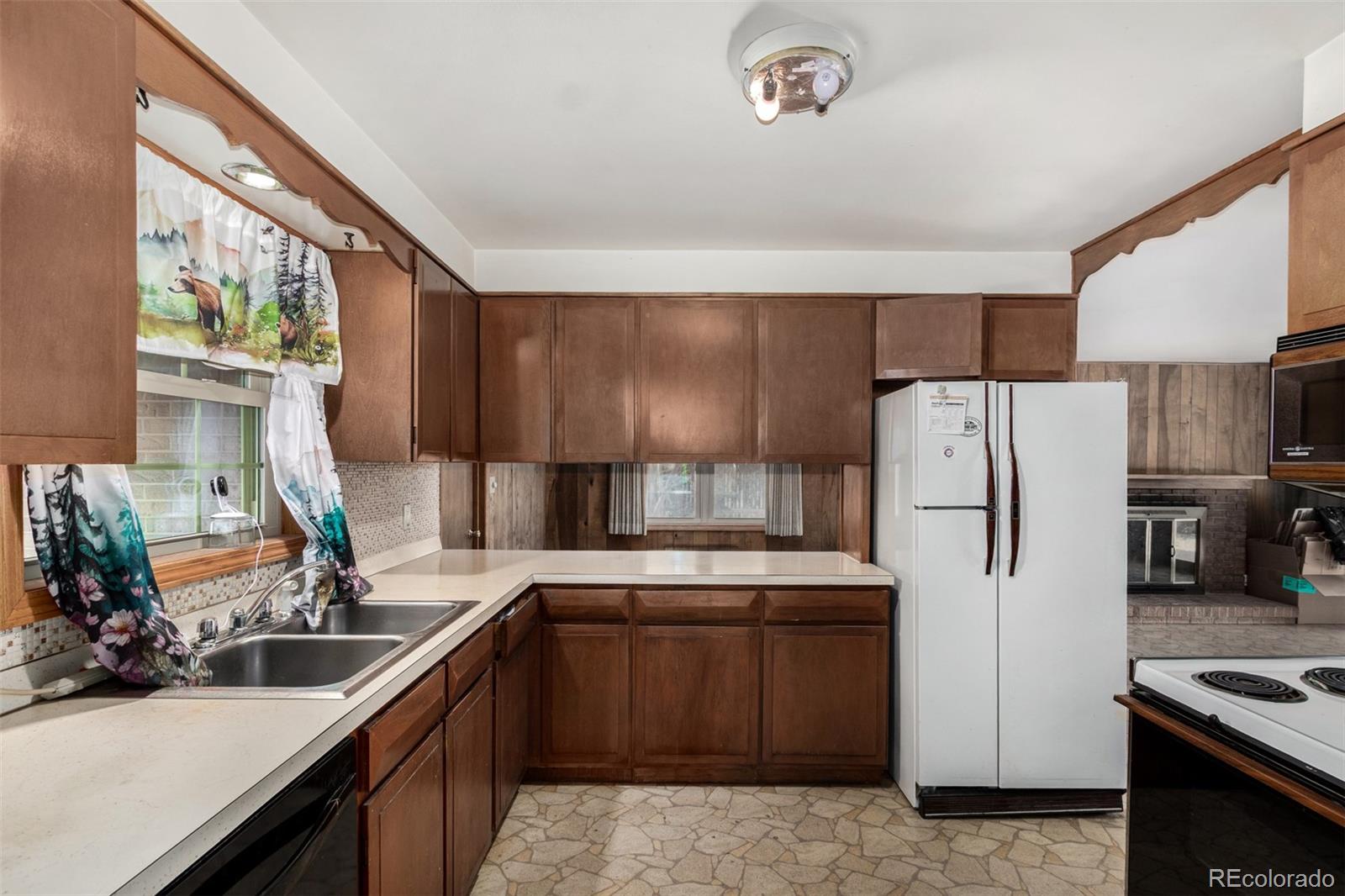 MLS Image #13 for 2718 s kendall way,denver, Colorado