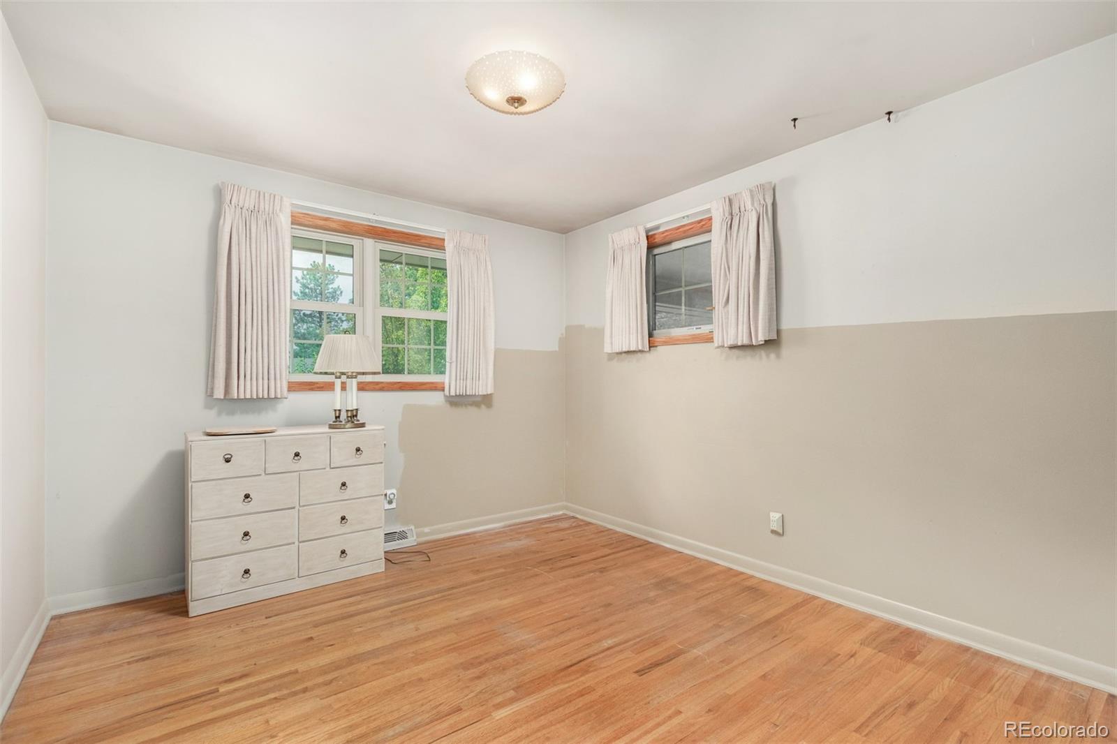 MLS Image #20 for 2718 s kendall way,denver, Colorado