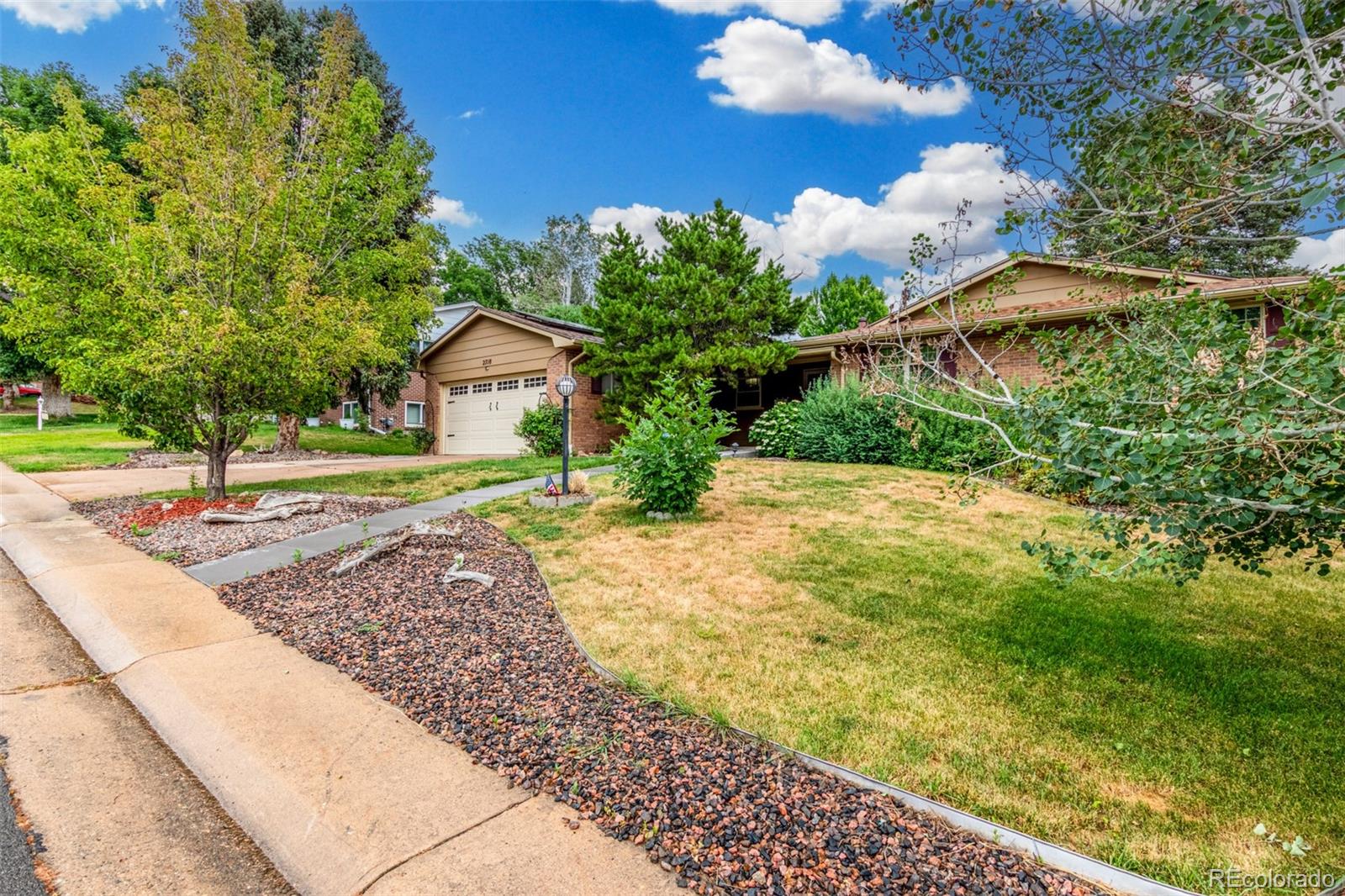 MLS Image #4 for 2718 s kendall way,denver, Colorado