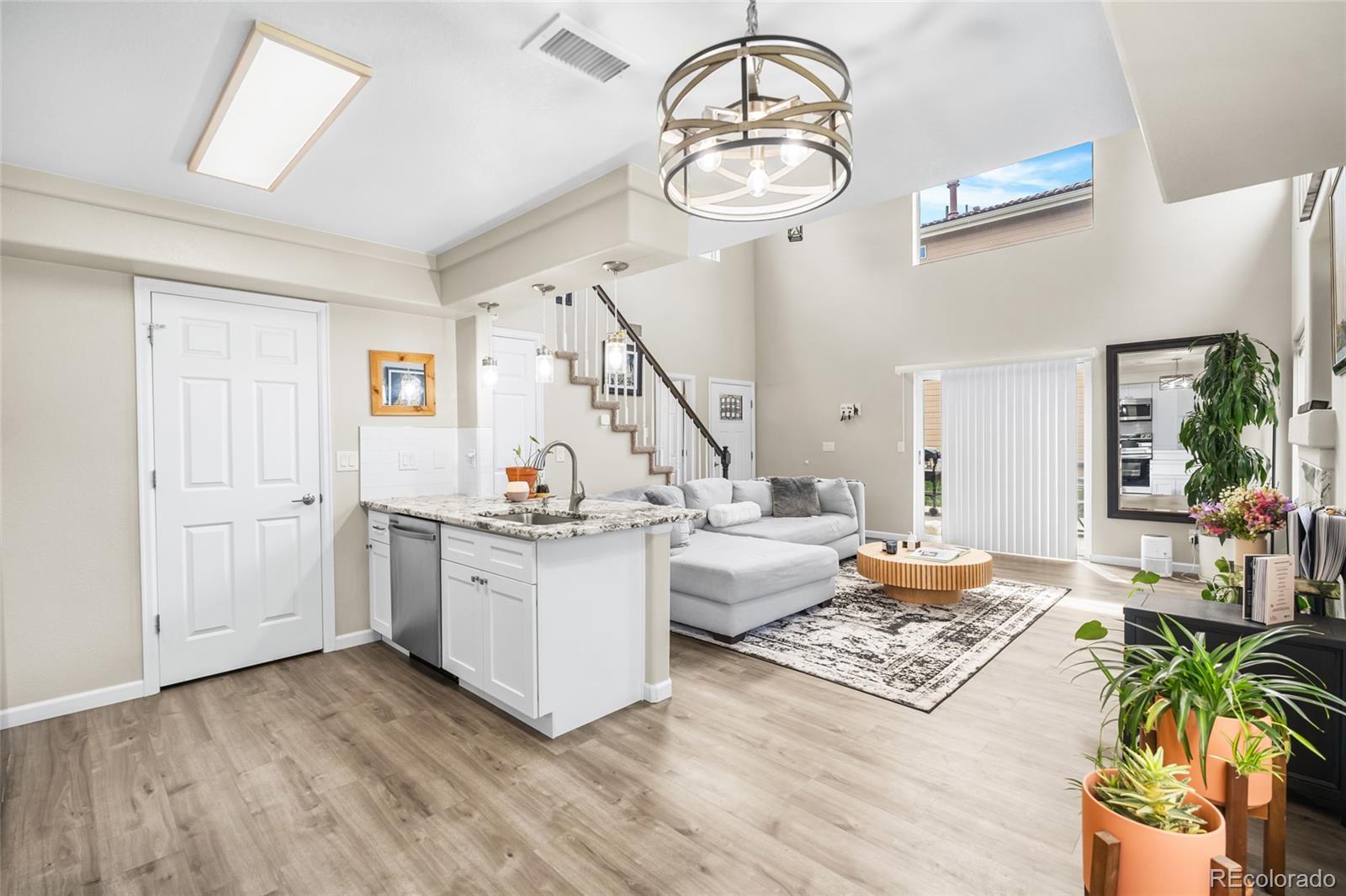 MLS Image #5 for 21535 e 39th avenue,denver, Colorado