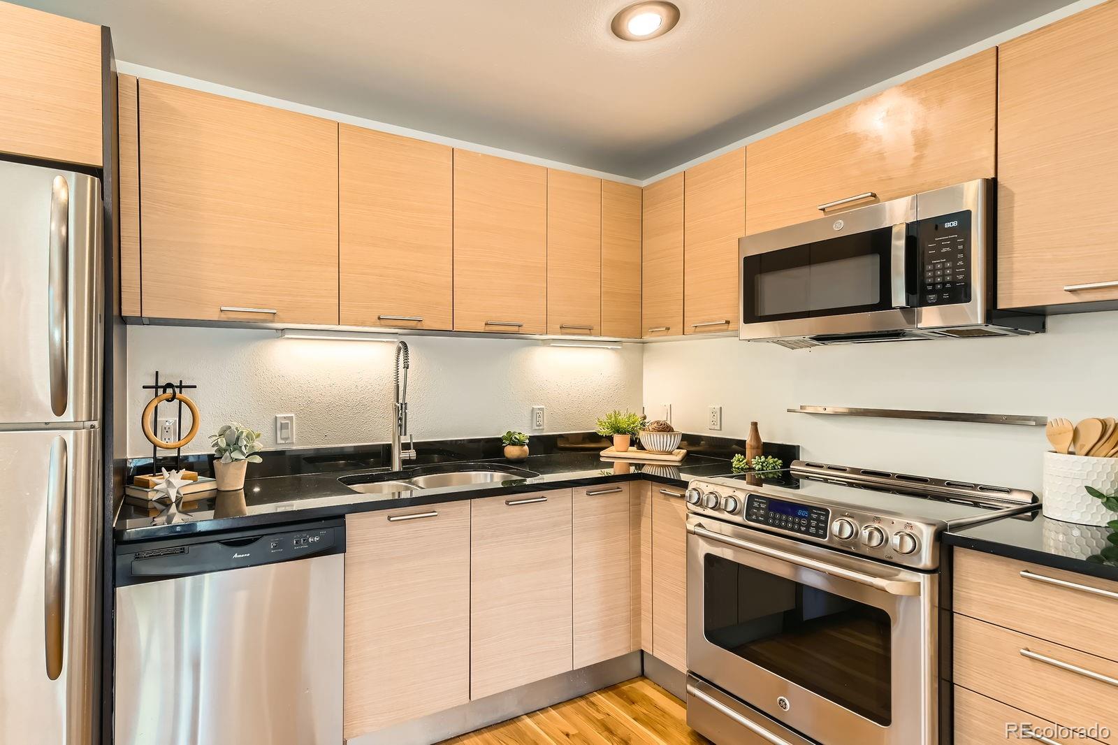 MLS Image #5 for 2837  vallejo street 102,denver, Colorado