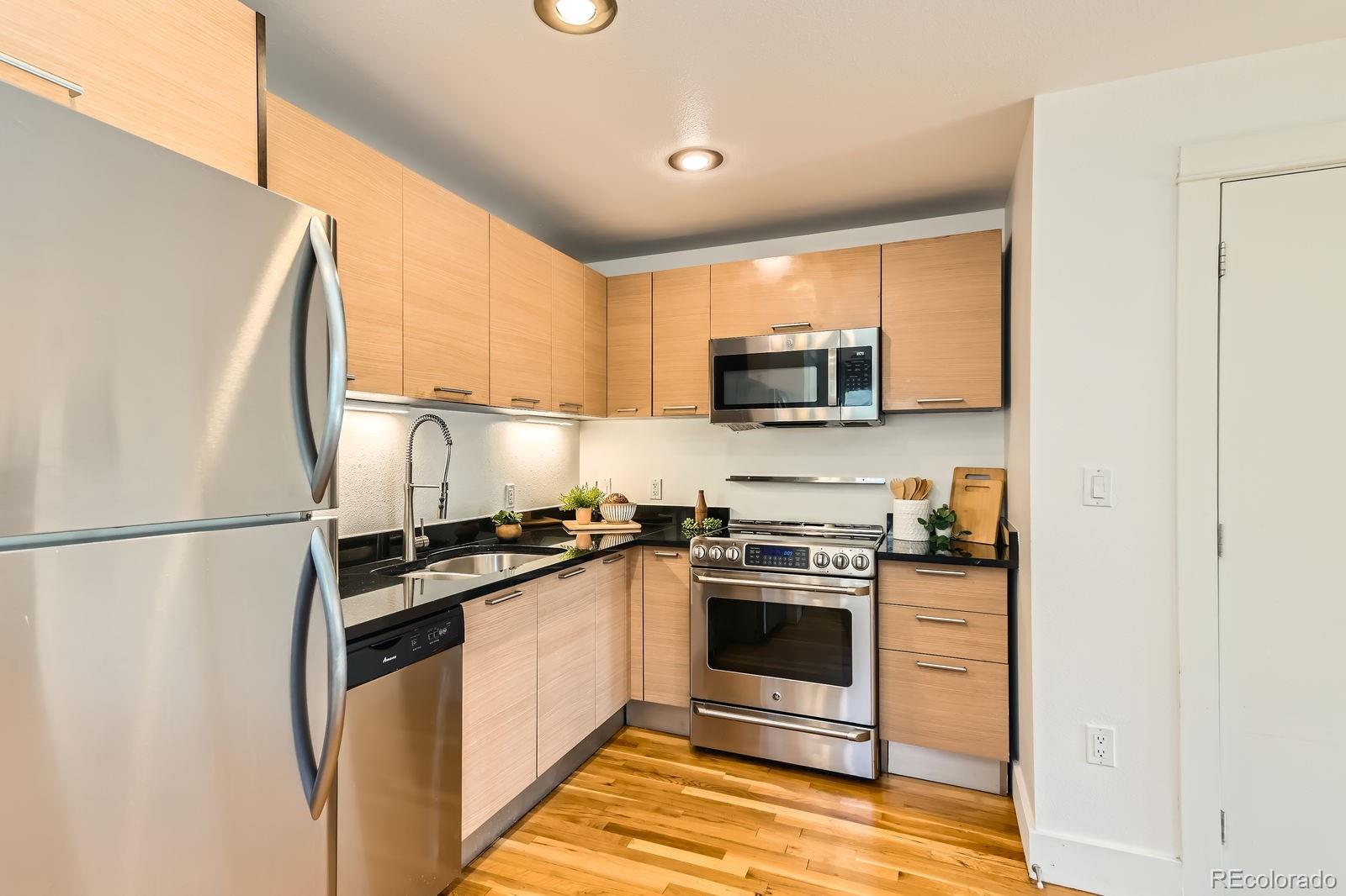 MLS Image #6 for 2837  vallejo street 102,denver, Colorado