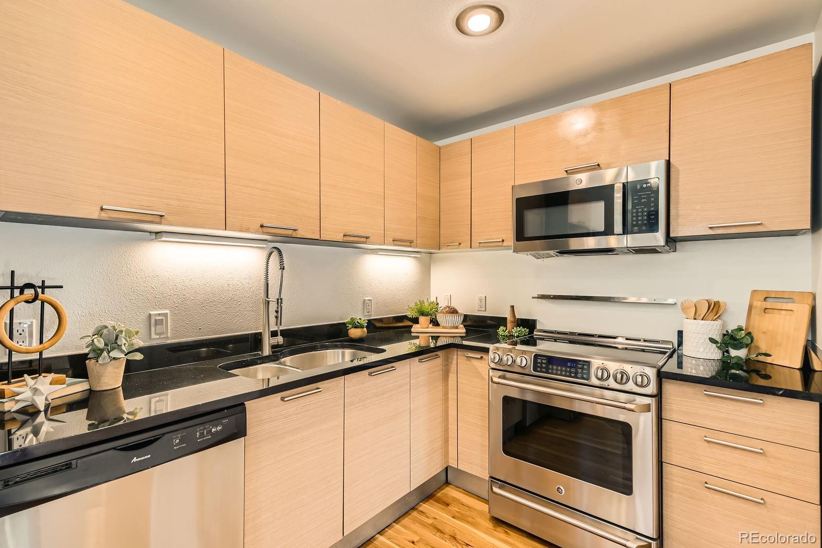 MLS Image #7 for 2837  vallejo street 102,denver, Colorado