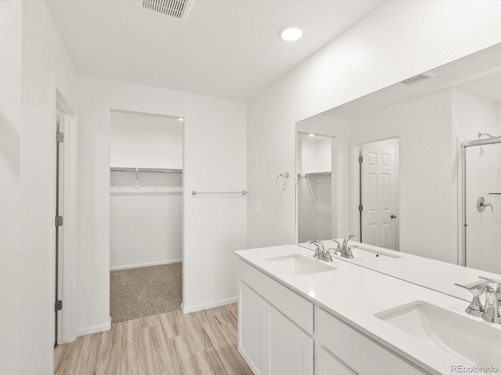 MLS Image #11 for 21074 e 65th drive,aurora, Colorado