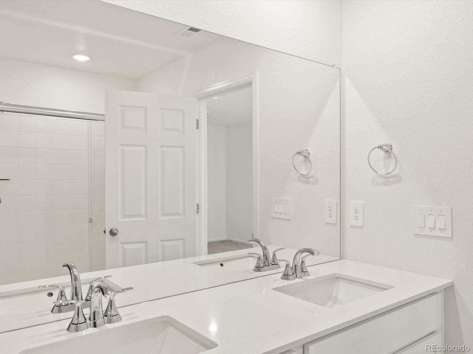 MLS Image #13 for 21074 e 65th drive,aurora, Colorado