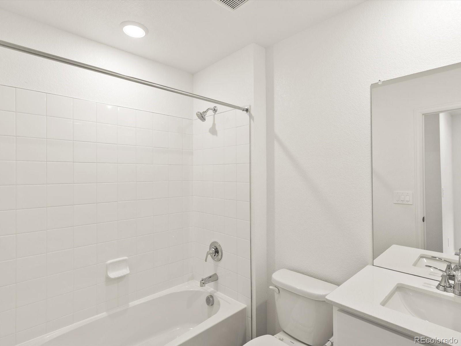 MLS Image #16 for 21074 e 65th drive,aurora, Colorado