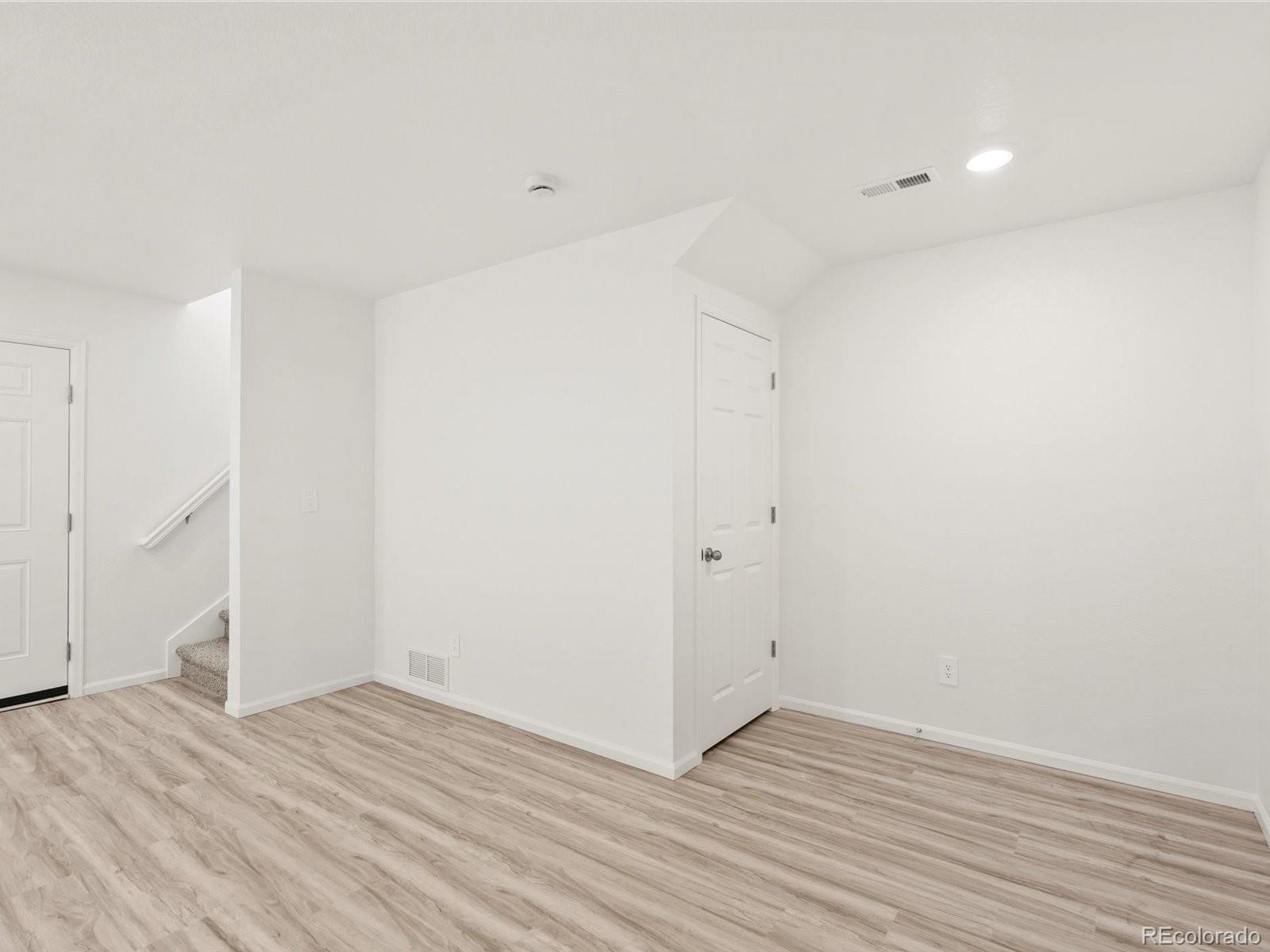 MLS Image #6 for 21074 e 65th drive,aurora, Colorado