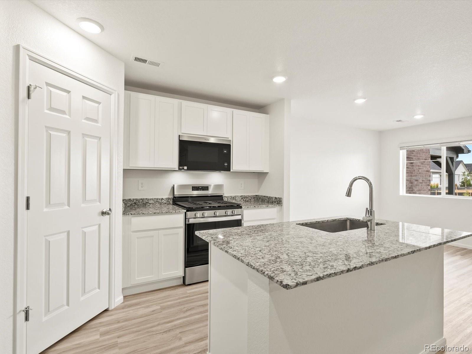 MLS Image #7 for 21074 e 65th drive,aurora, Colorado