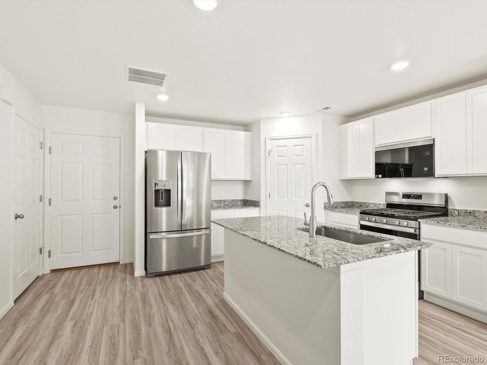 MLS Image #8 for 21074 e 65th drive,aurora, Colorado