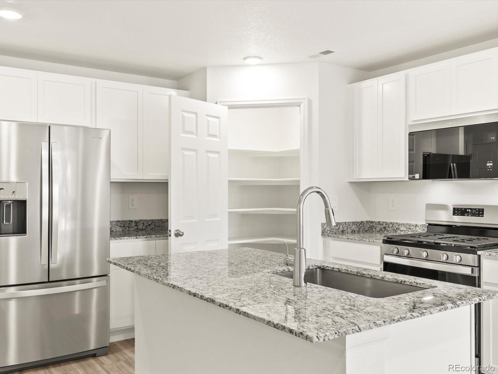 MLS Image #9 for 21074 e 65th drive,aurora, Colorado