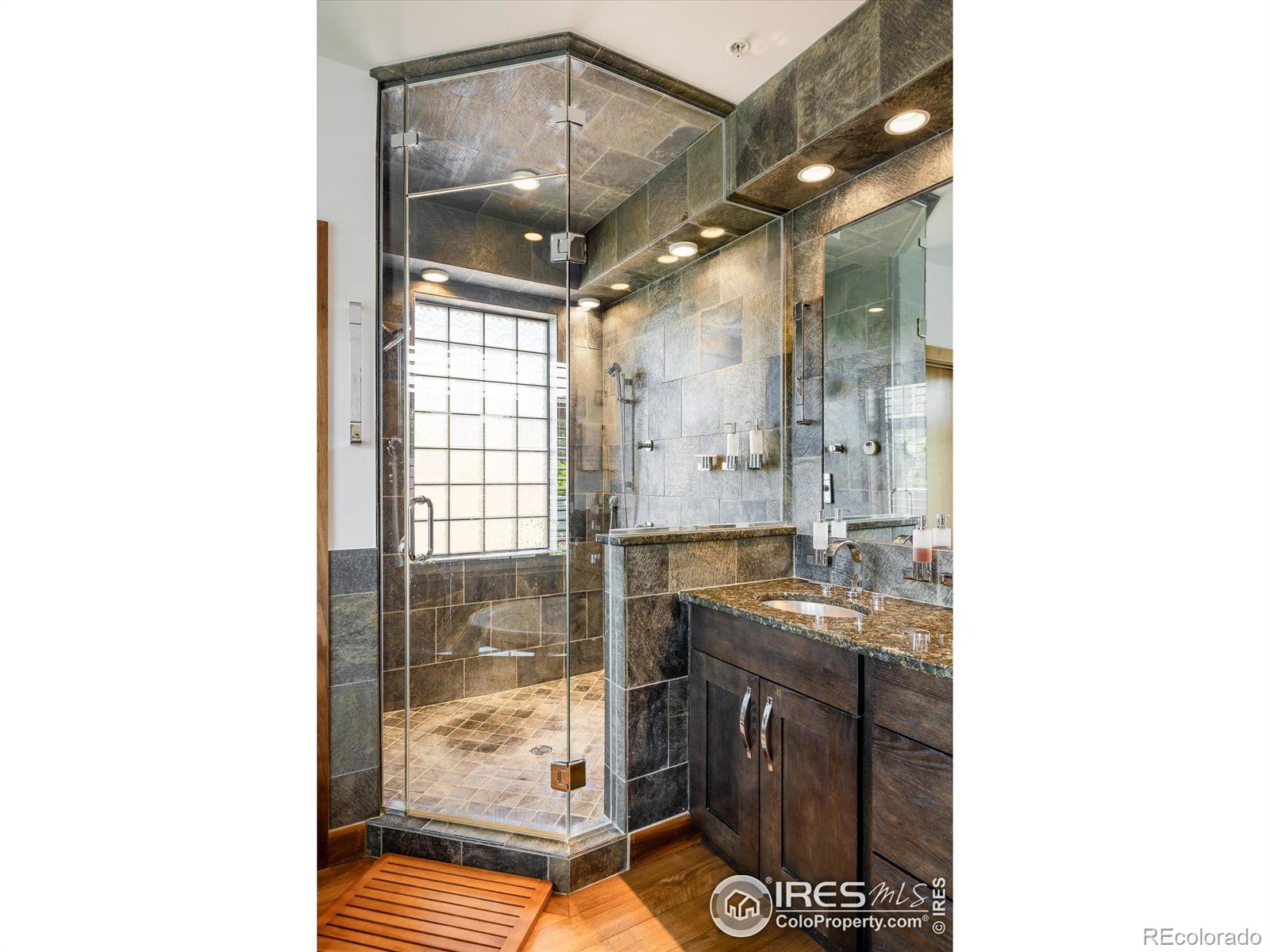 MLS Image #26 for 820  pearl street,boulder, Colorado