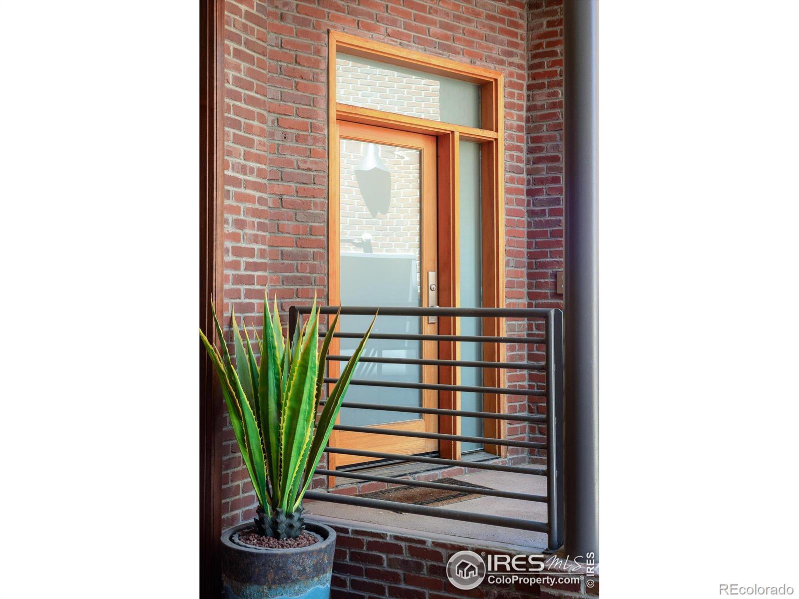 MLS Image #3 for 820  pearl street,boulder, Colorado