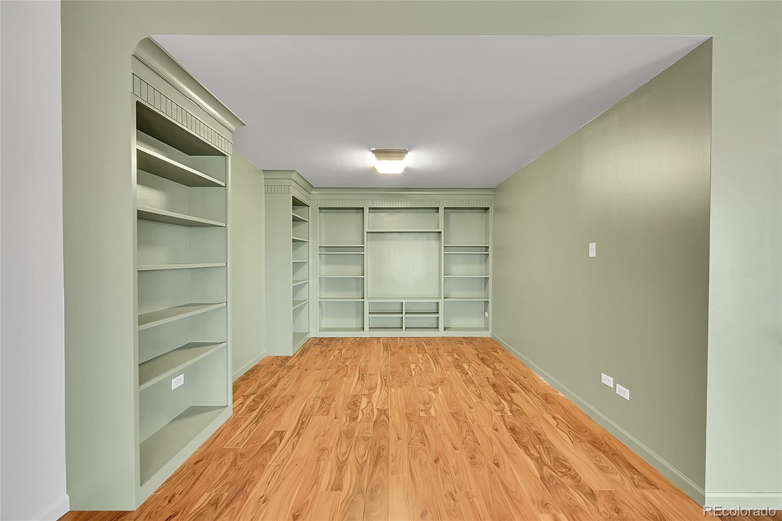 MLS Image #15 for 645 s alton way,denver, Colorado